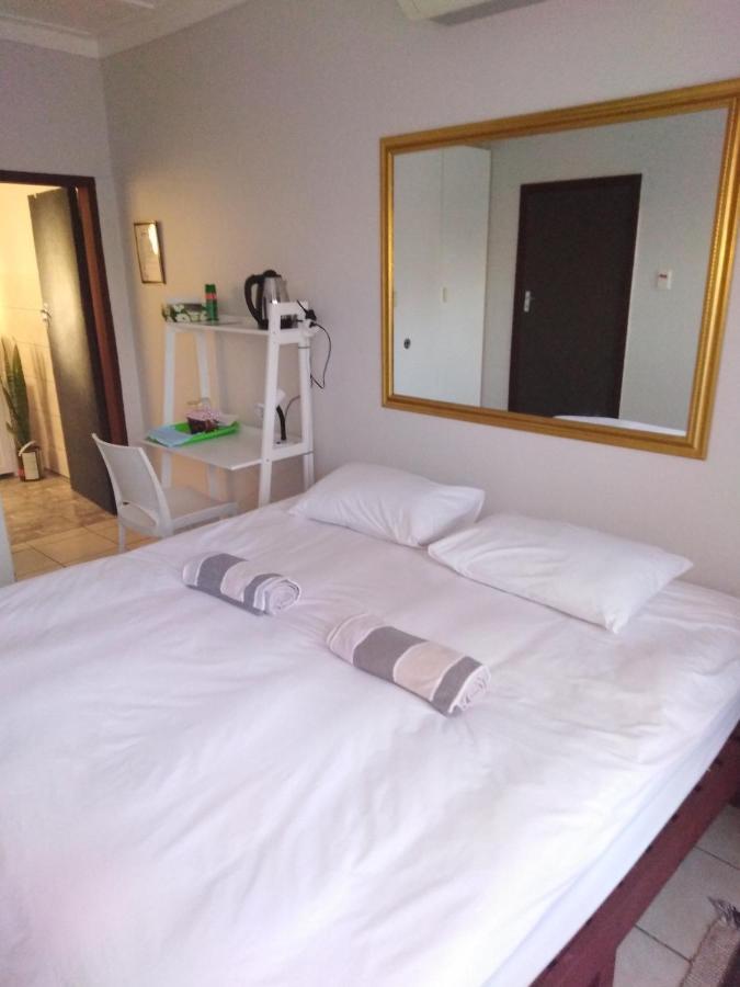Xenia Bed & Breakfast Windhoek Dış mekan fotoğraf