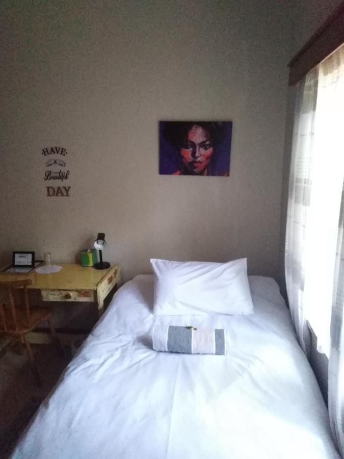 Xenia Bed & Breakfast Windhoek Dış mekan fotoğraf