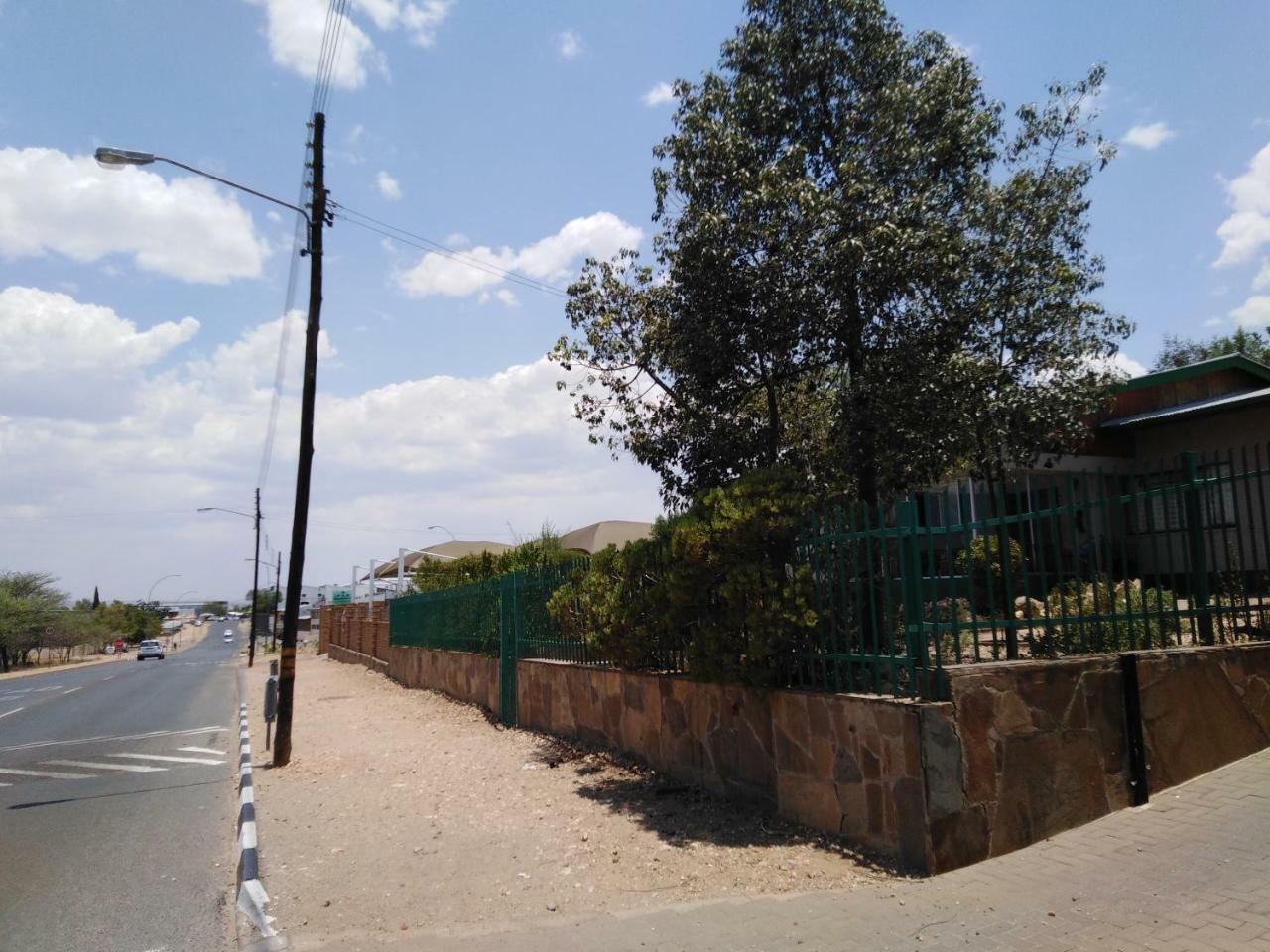 Xenia Bed & Breakfast Windhoek Dış mekan fotoğraf