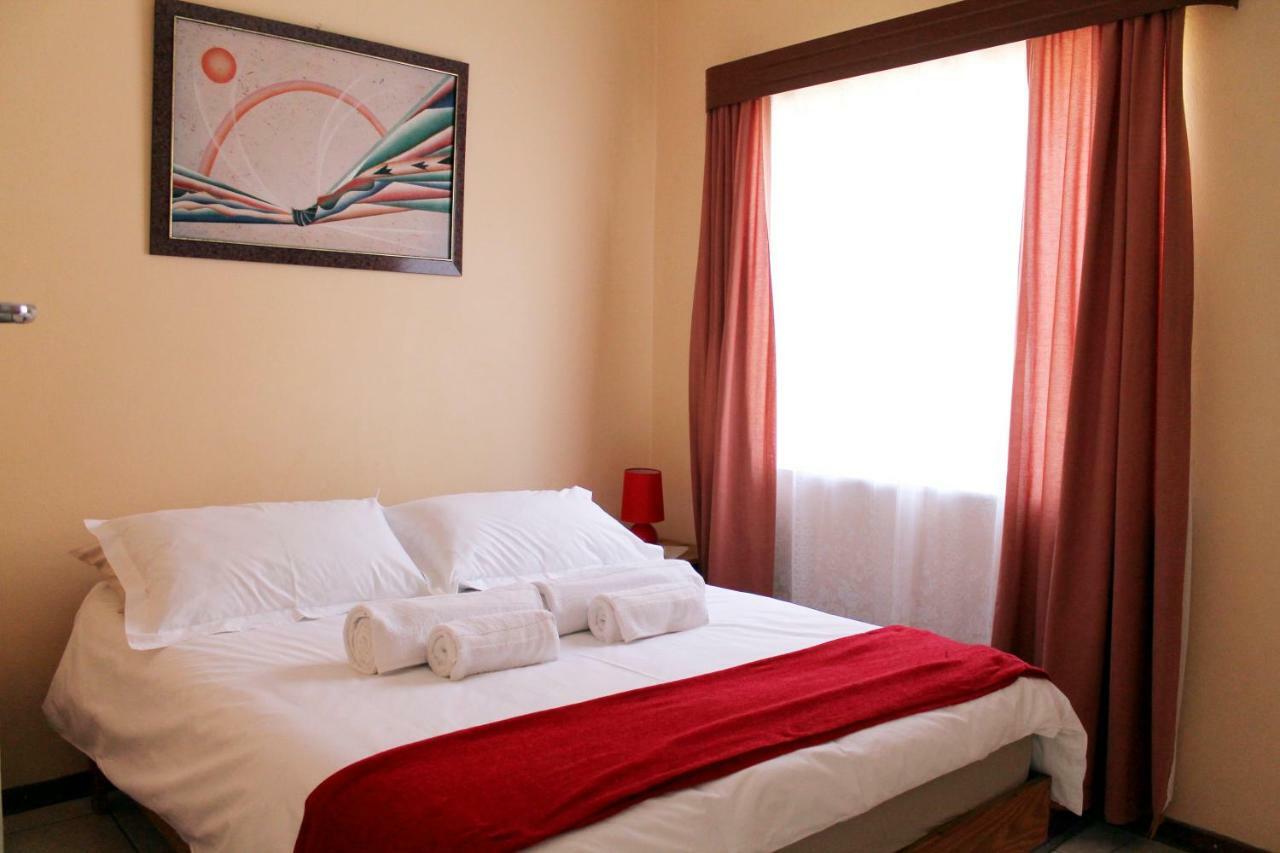Xenia Bed & Breakfast Windhoek Dış mekan fotoğraf