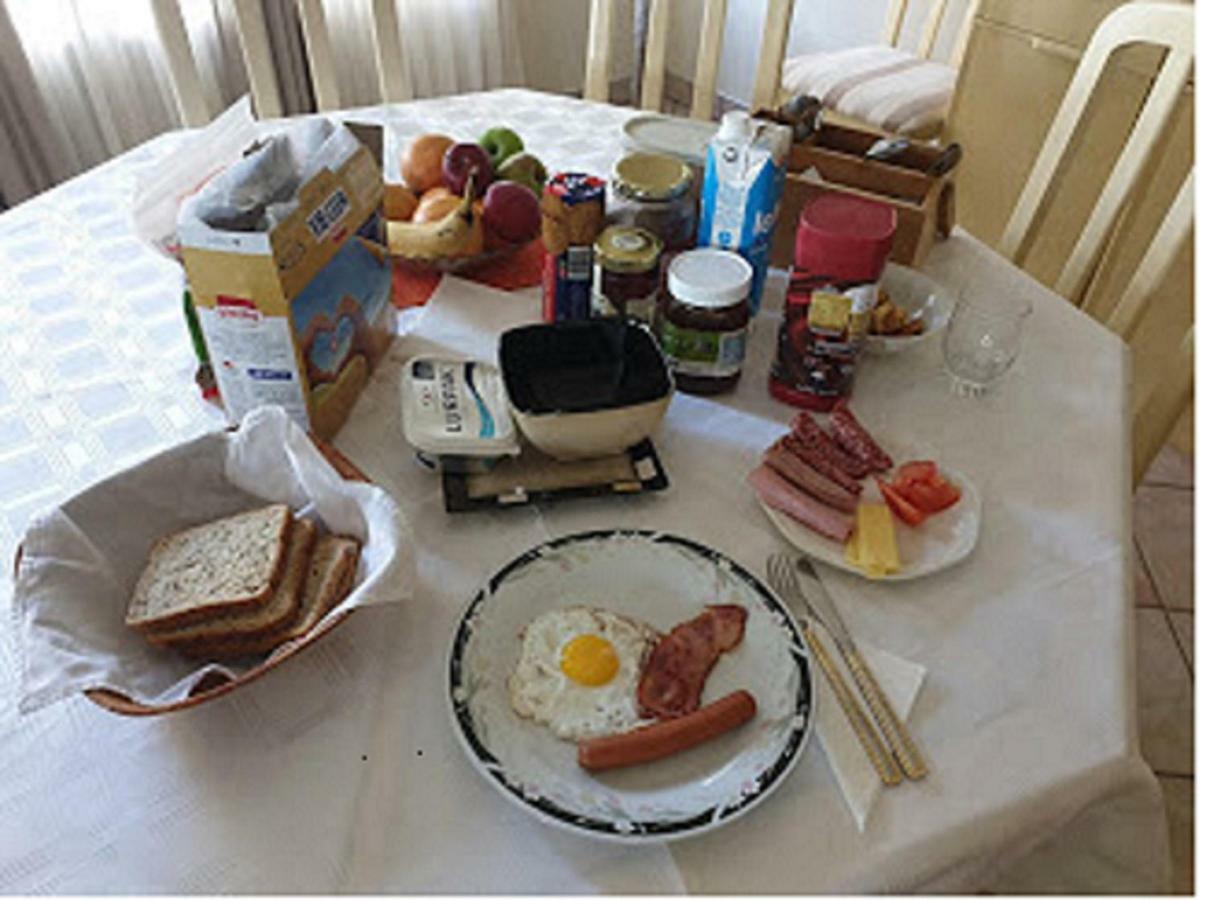 Xenia Bed & Breakfast Windhoek Dış mekan fotoğraf